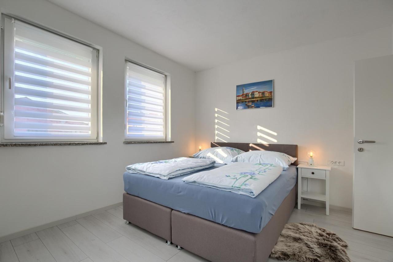 Apartment Vukadin Pula Bagian luar foto