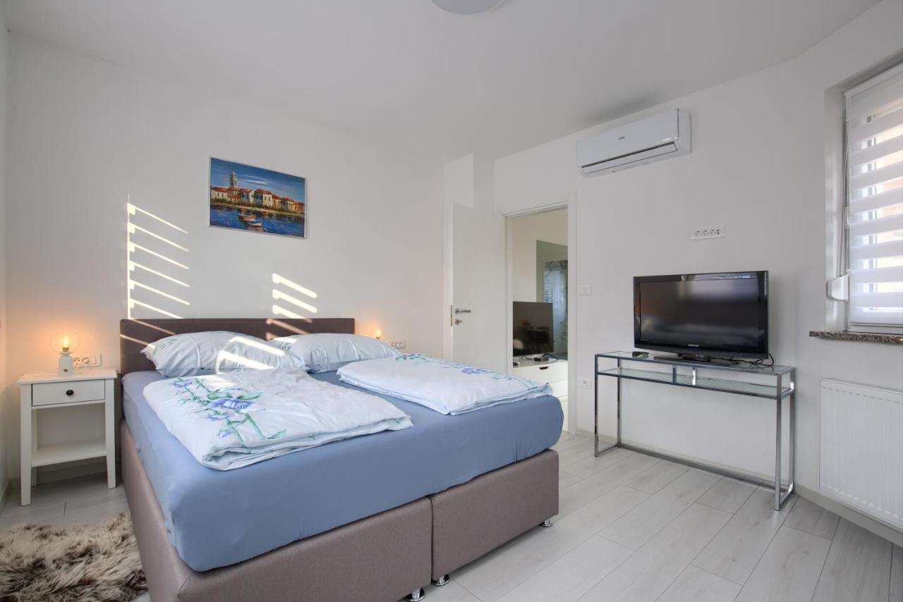 Apartment Vukadin Pula Bagian luar foto