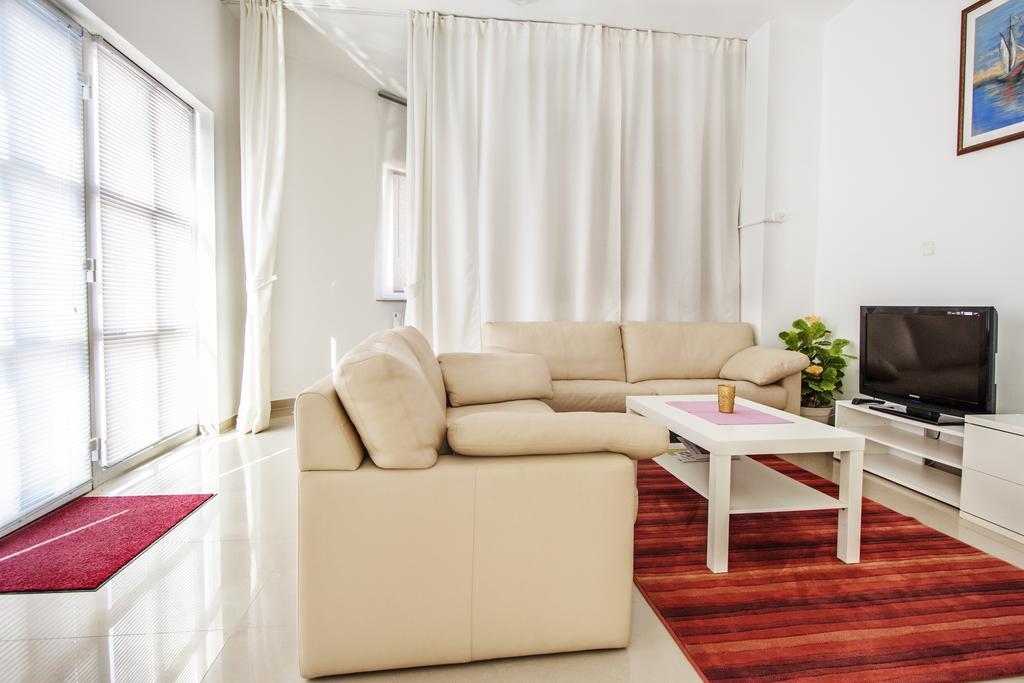 Apartment Vukadin Pula Bagian luar foto