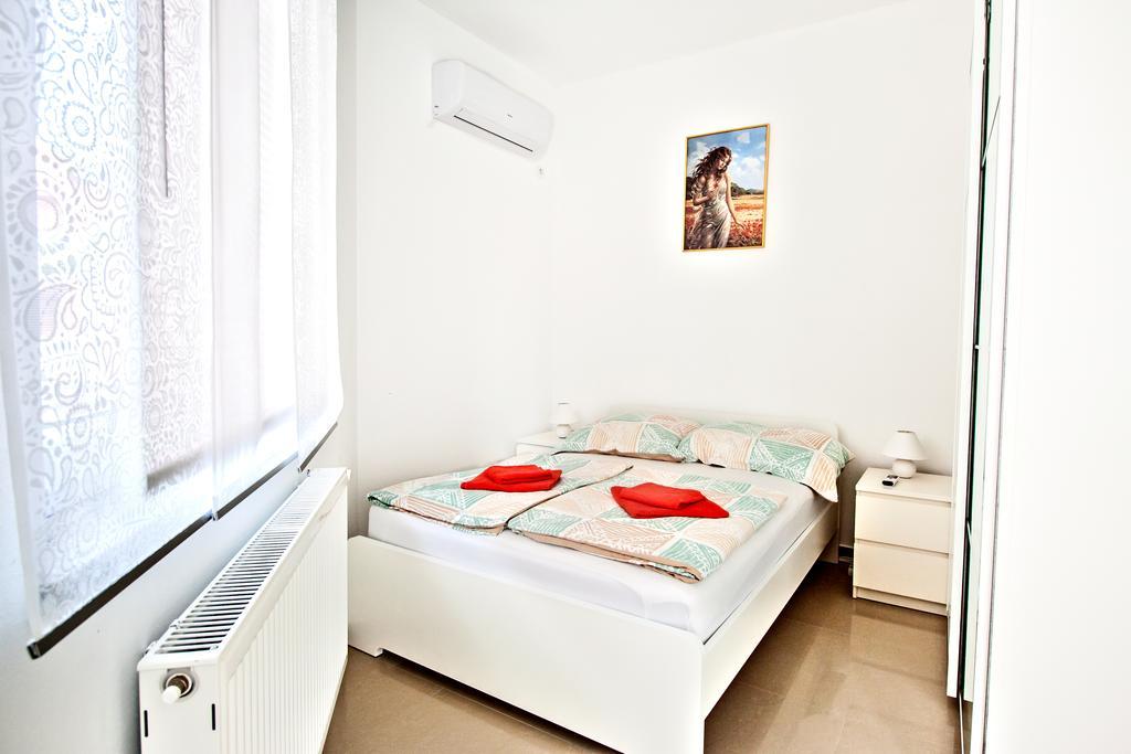 Apartment Vukadin Pula Bagian luar foto
