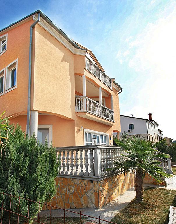Apartment Vukadin Pula Bagian luar foto