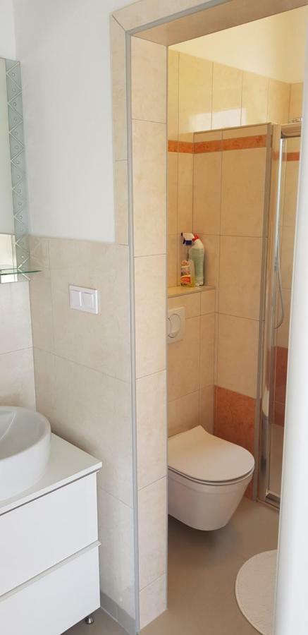Apartment Vukadin Pula Bagian luar foto